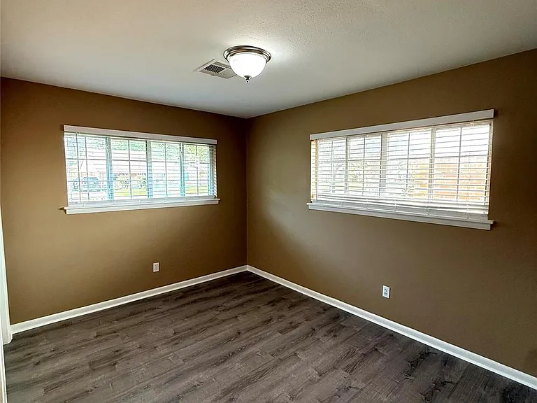 5811 McKnight St — Photo 23