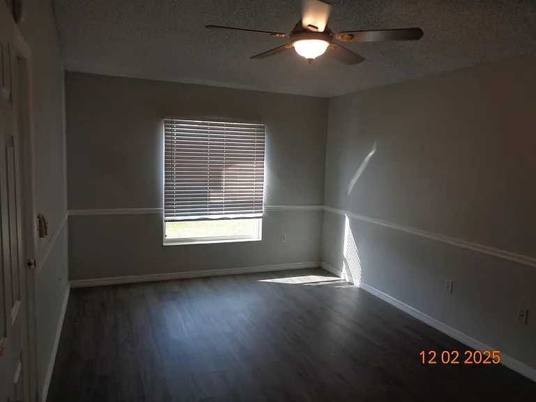 2610 Groveland Ave — Photo 12