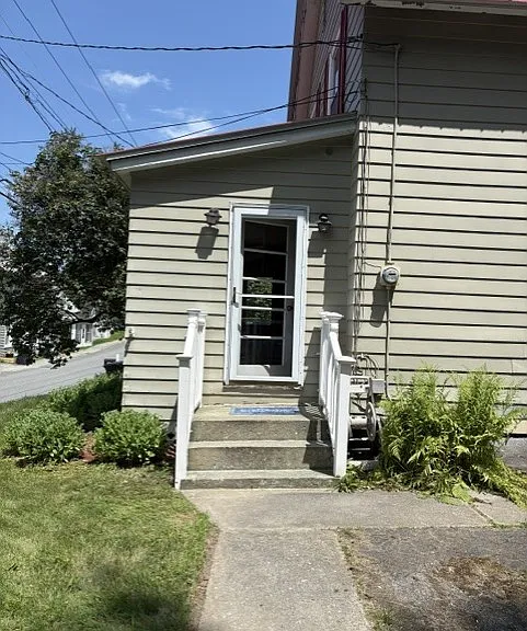 409 Glen Rd — Photo 1