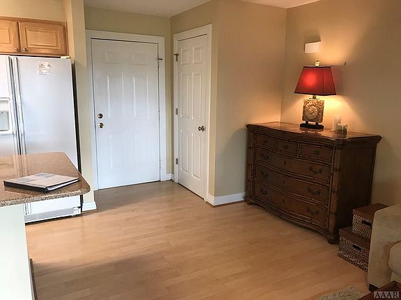 5th image of 415-6C Albemarle Blvd