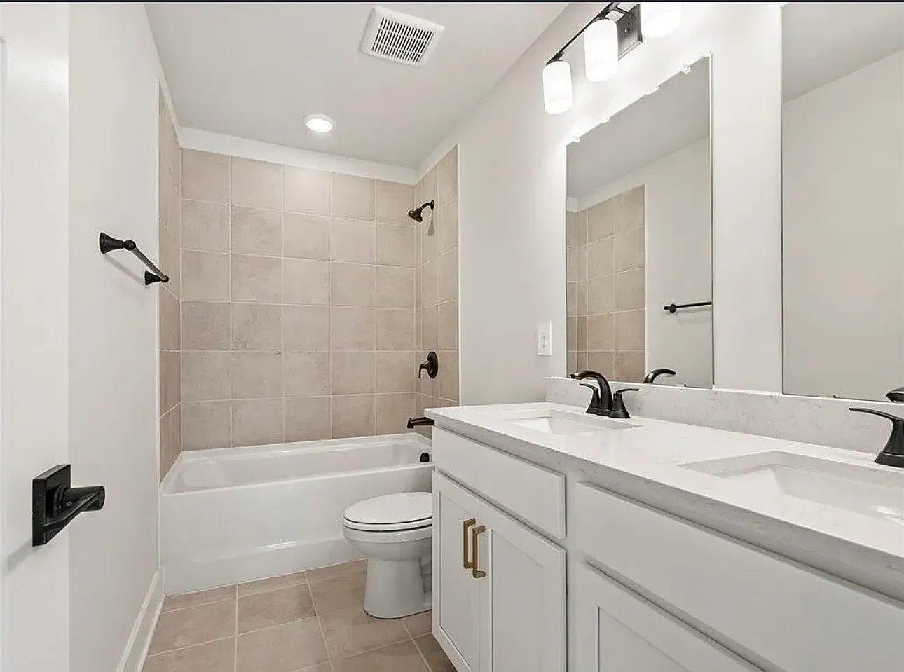 4 bed, 2018 sqft, $2,700 — Photo 4