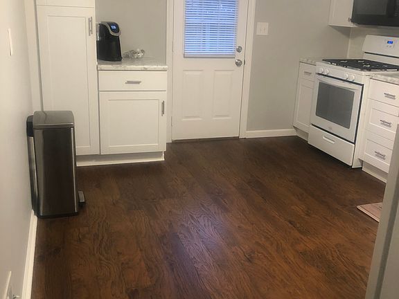 3rd image of 32 Saint Jude Cir
