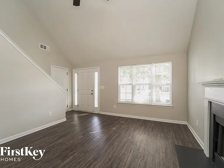 7008 Hidden Creek Dr — Photo 5