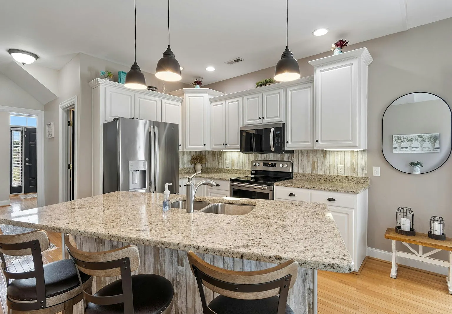 42 St Annes Ct — Photo 1
