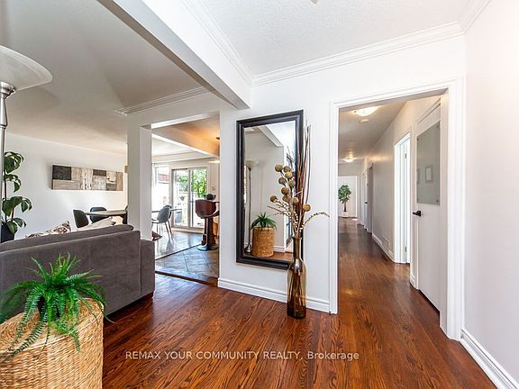 4th image of 66 Decarie Cir