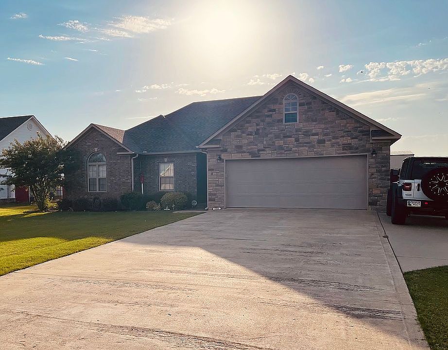 1st image of 1504 David Dr