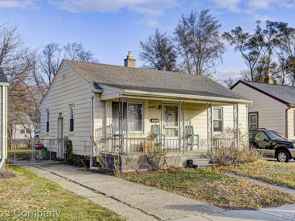 1st image of 967 E Shevlin Ave