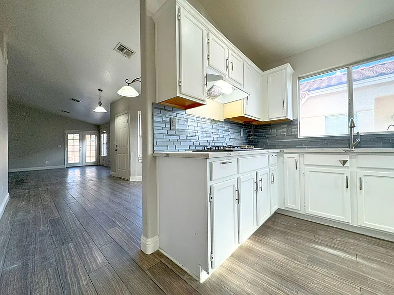 3740 Alliance St — Photo 11