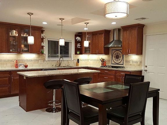 3rd image of 1087 Danbury Dr