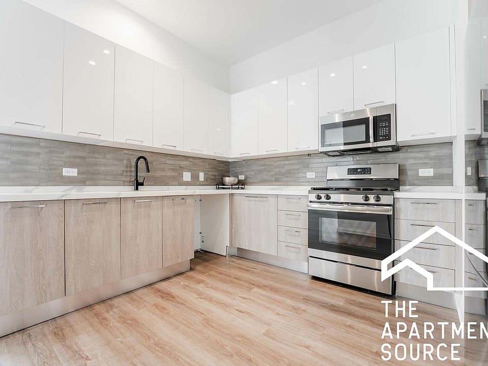 1st image of 2552 S Wabash Ave #209