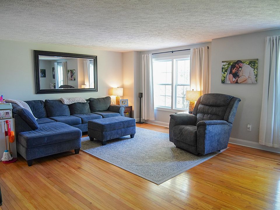1st image of 720 Oaktree Blvd