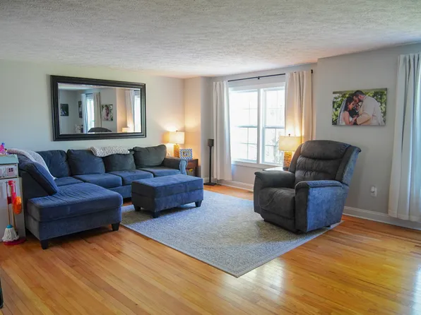 720 Oaktree Blvd, Christiansburg, VA 24073