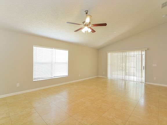 5th image of 3813 Shawn Cir
