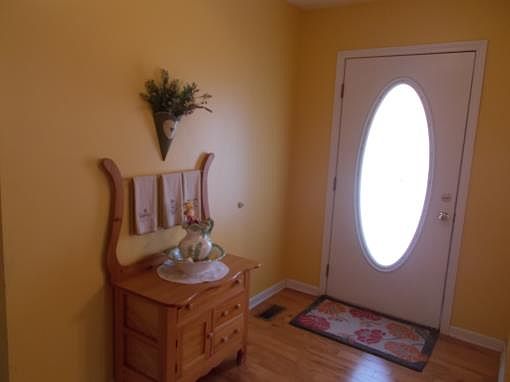 4th image of 200 Amelia Briann Dr
