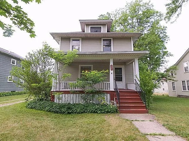 925 Sheridan St photo 1
