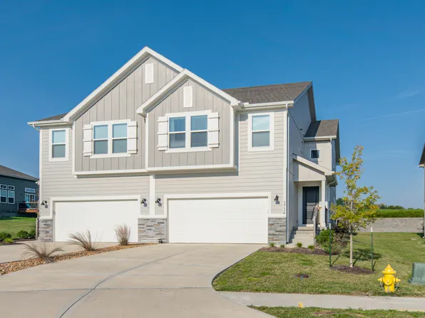 3734 SW Knoxville Ct, Lees Summit, MO 64082