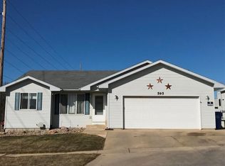 595 Countryside Dr, Le Mars, IA 51031