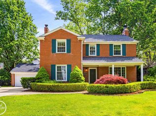 1022 Whittier Rd, Grosse Pointe Park, MI 48230