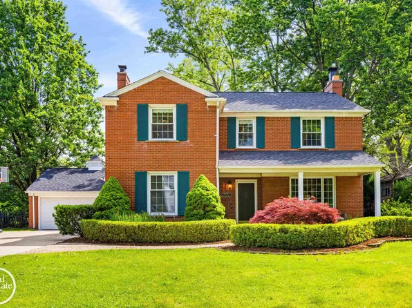 1022 Whittier Rd, Grosse Pointe Park, MI 48230