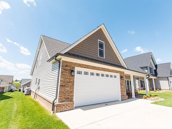 4th image of 1026 Brewington Dr