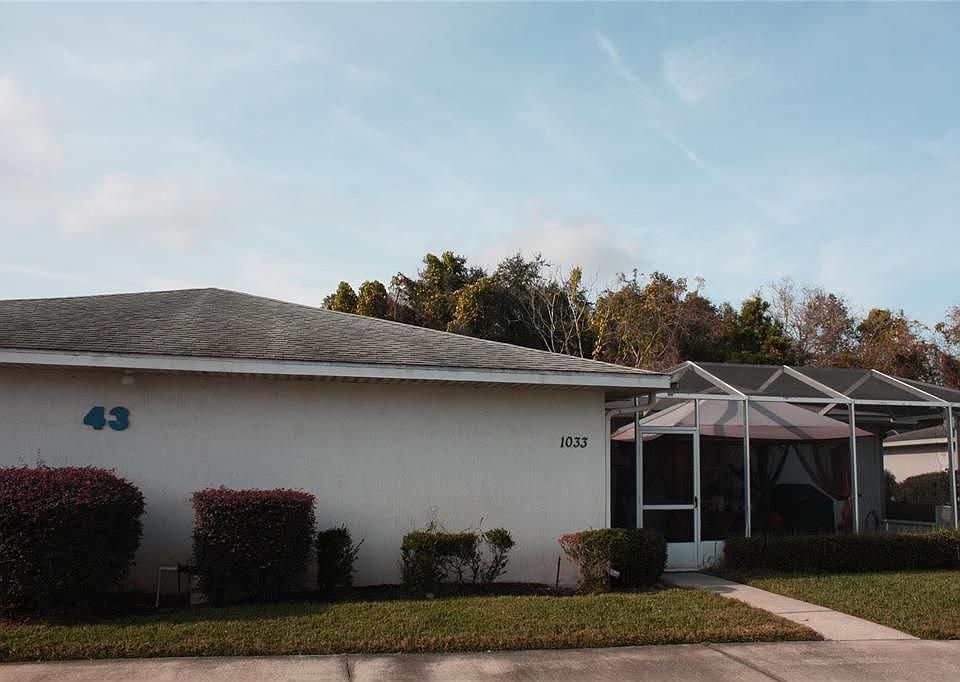 1st image of 1033 Willow Dr