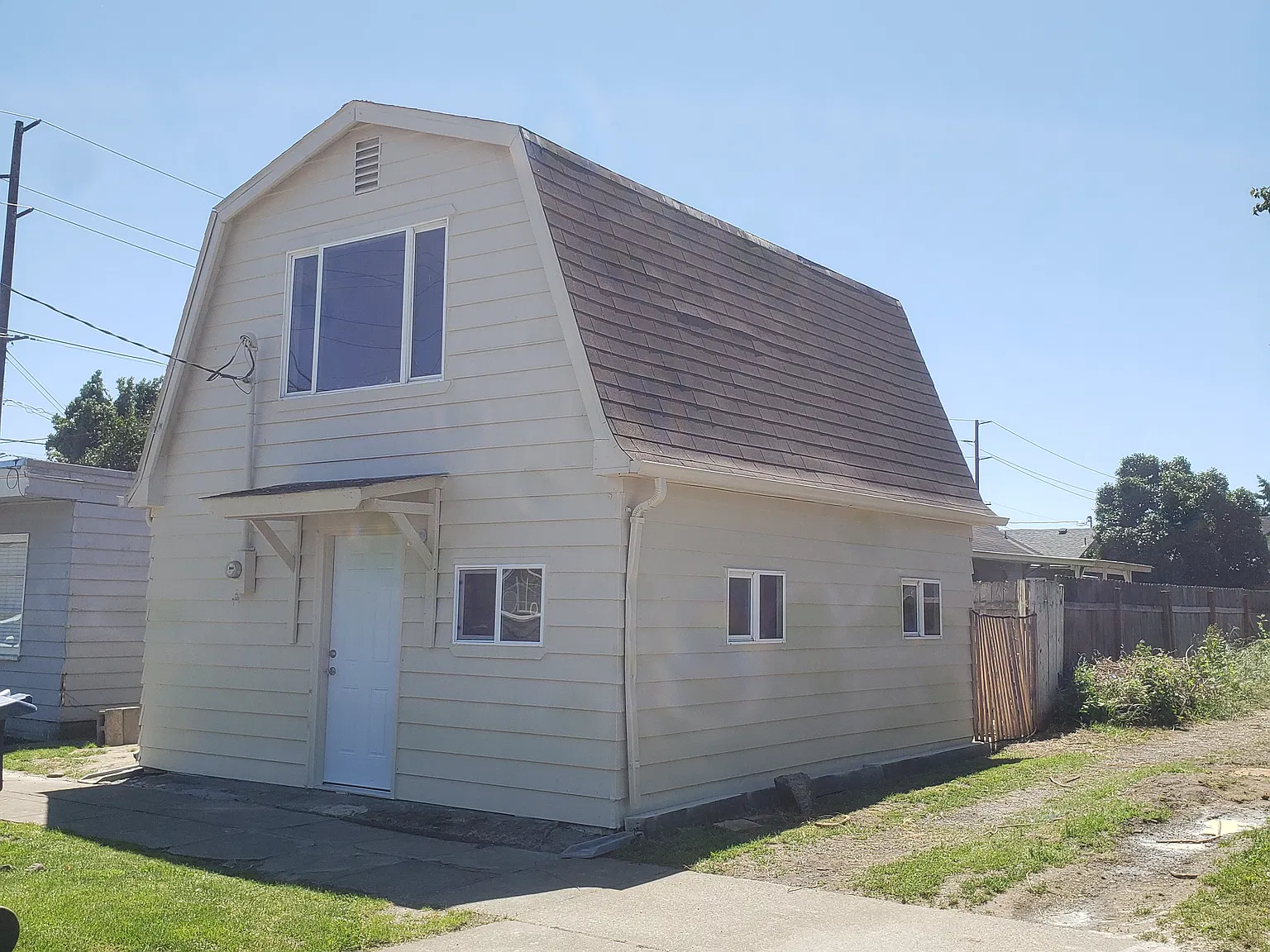 2 bed, 720 sqft, $1,250 — Photo 1