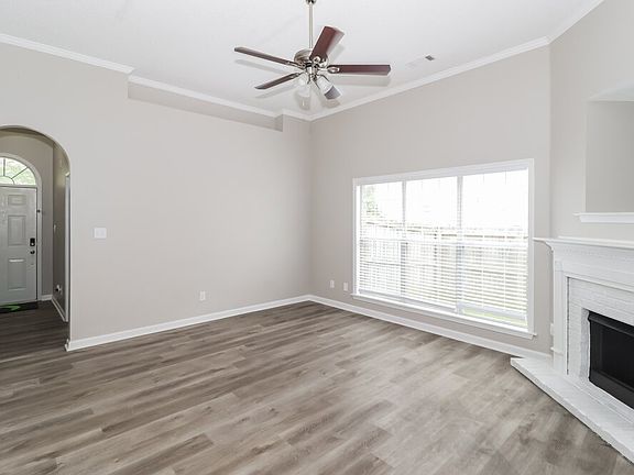 4th image of 8645 Valmont Cir