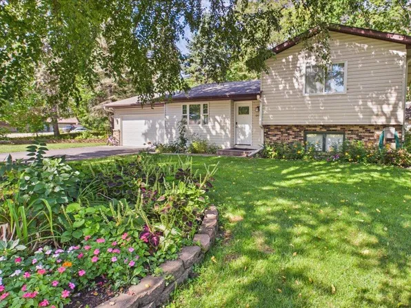 6479 Tomahawk Trl, Lino Lakes, MN 55014