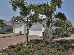 14541 Edgewater Cir, Naples, FL 34114