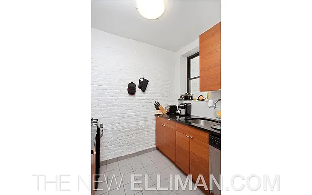 Rented by Douglas Elliman | media 10