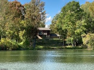12 Hillview Rd, Newton, NJ 07860