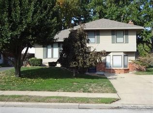 3704 N Union St, Sugar Creek, MO 64050