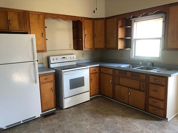 2nd image of 600 Clinton Ave