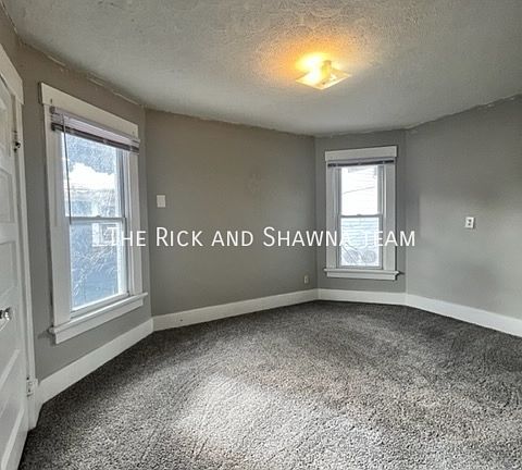 3rd image of 707 Newton Ave NW