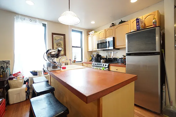 Rented by Corcoran | media 23