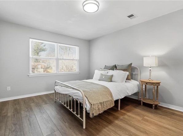 overland-park-kansas-75673854 picture