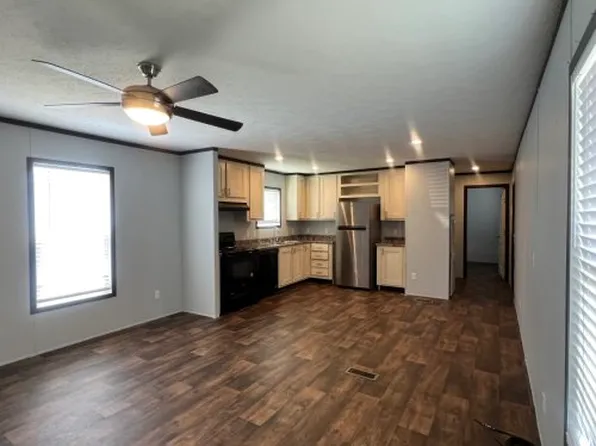 2156 James Boswell Rd Trailer 97, Burlington, NC 27217