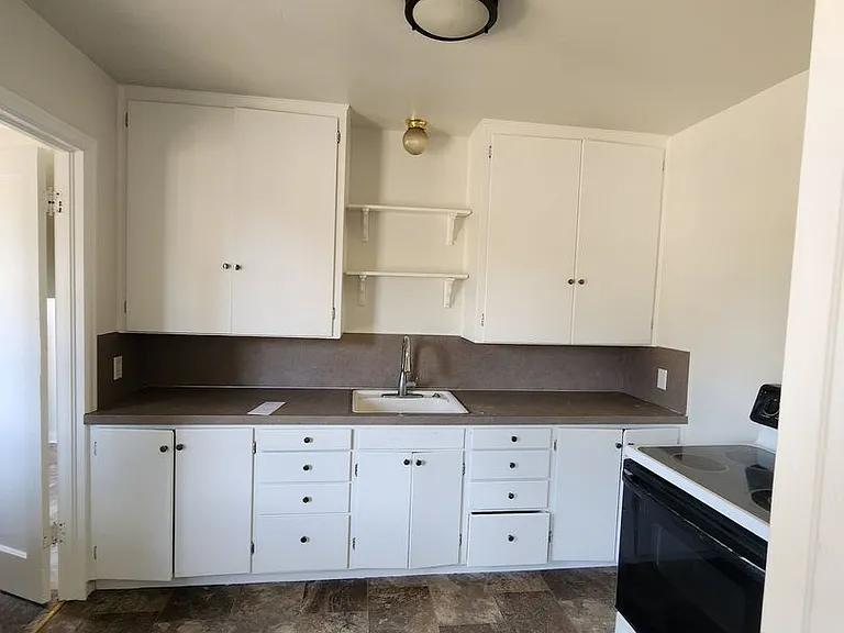 111 Jennings St — Photo 4