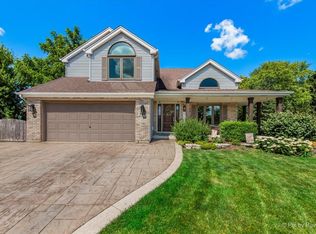 746 Parker Ct, Geneva, IL 60134