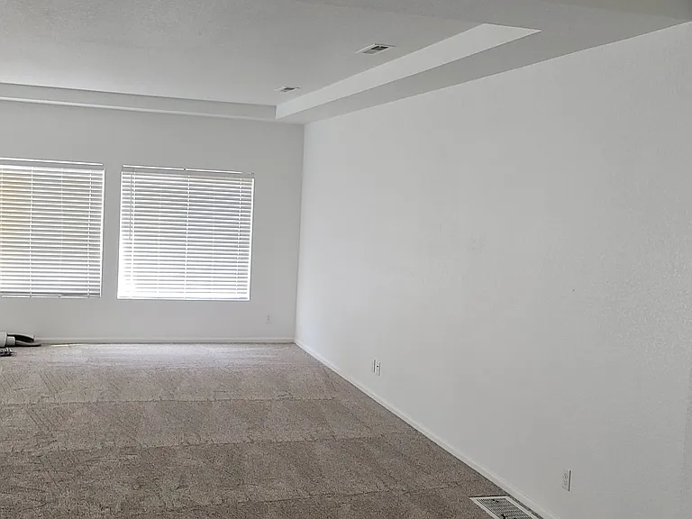 18214 E 52nd Pl — Photo 2