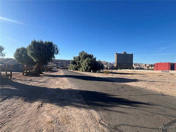 2nd image of 315 W Moser Avenue