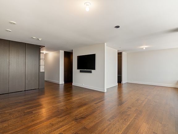3rd image of 50 E Bellevue Pl APT 2601
