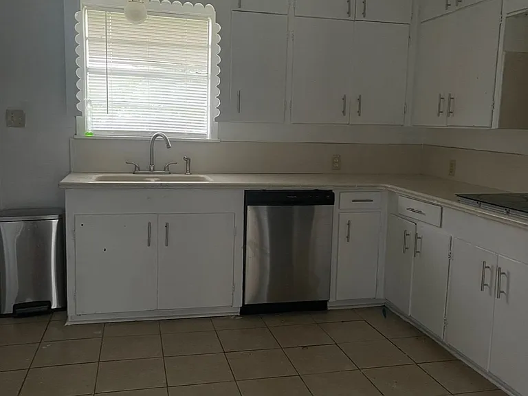 12470 FM 314 N — Photo 5