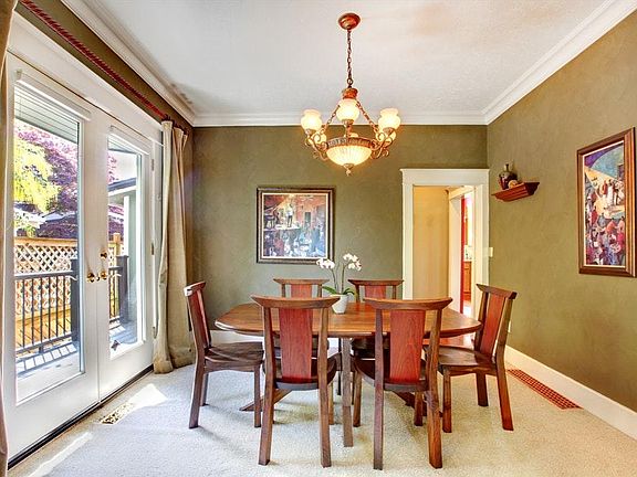Dining Rm w/French doors to balcony