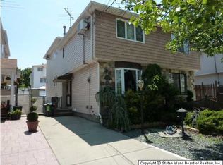 18 Benson St, Staten Island, NY 10312