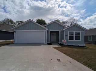 2734 N Snowball Dr, Fayetteville, AR 72704