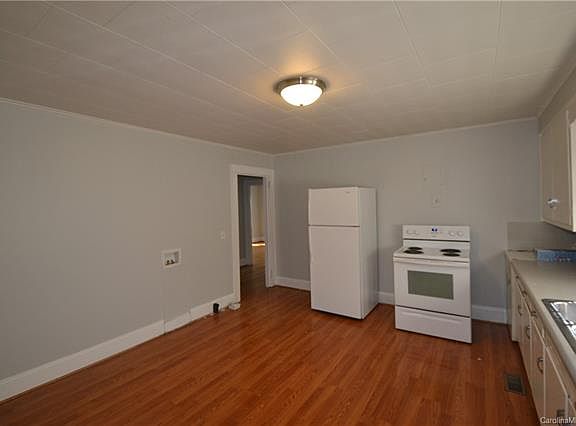 5th image of 309 Belk St