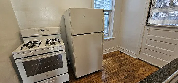 2956 W Belle Plaine Ave #3 — Photo 9