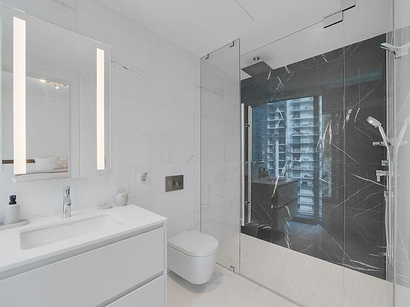 4th image of 300 Biscayne Boulevard Way #1804