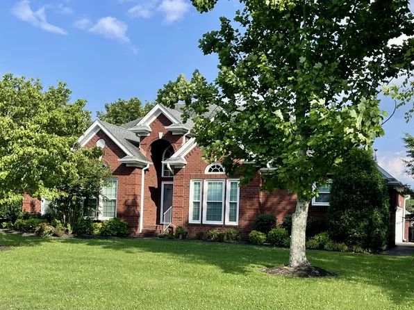 387 Natchez Trace Ct, Murfreesboro, TN 37127